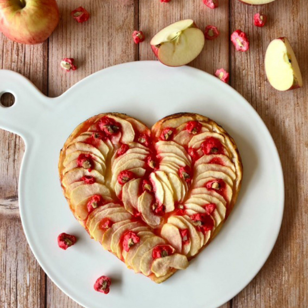 Recette tarte fine aux pommes & pralines roses